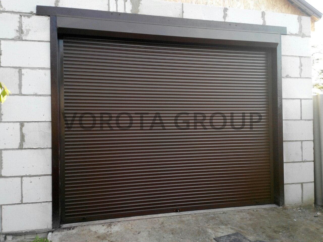 Рулонные ворота для гаража Doorhan для частного дома 3000x2250