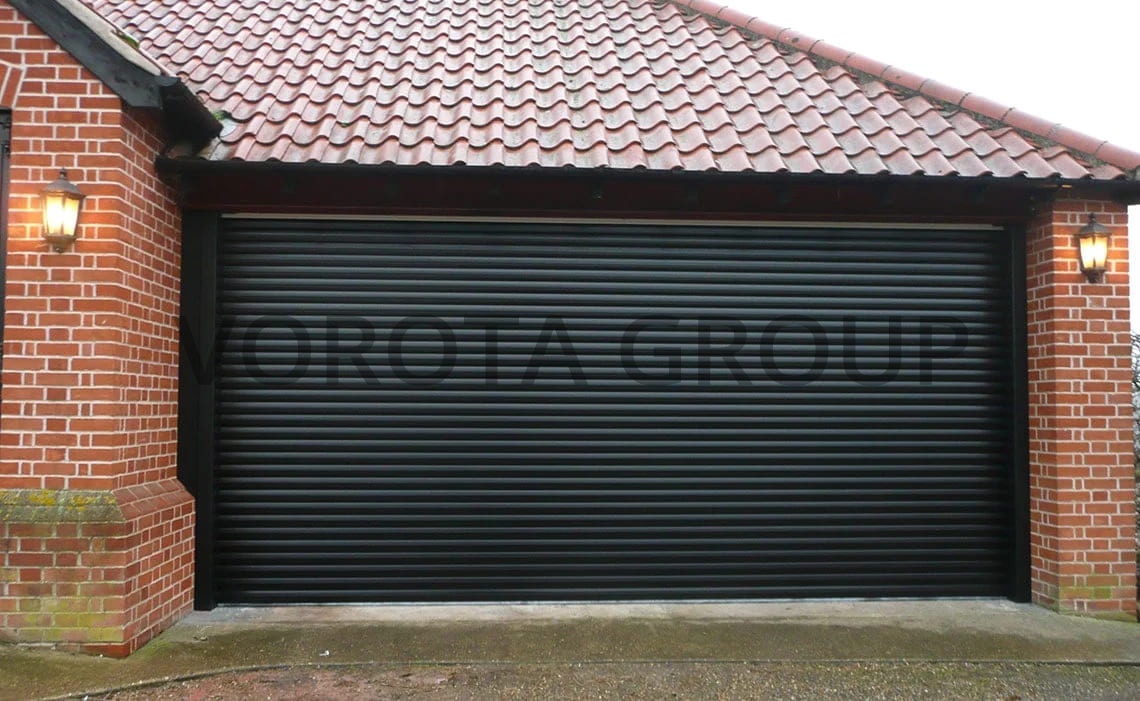 Рулонные ворота для гаража Doorhan черные 4000x2125