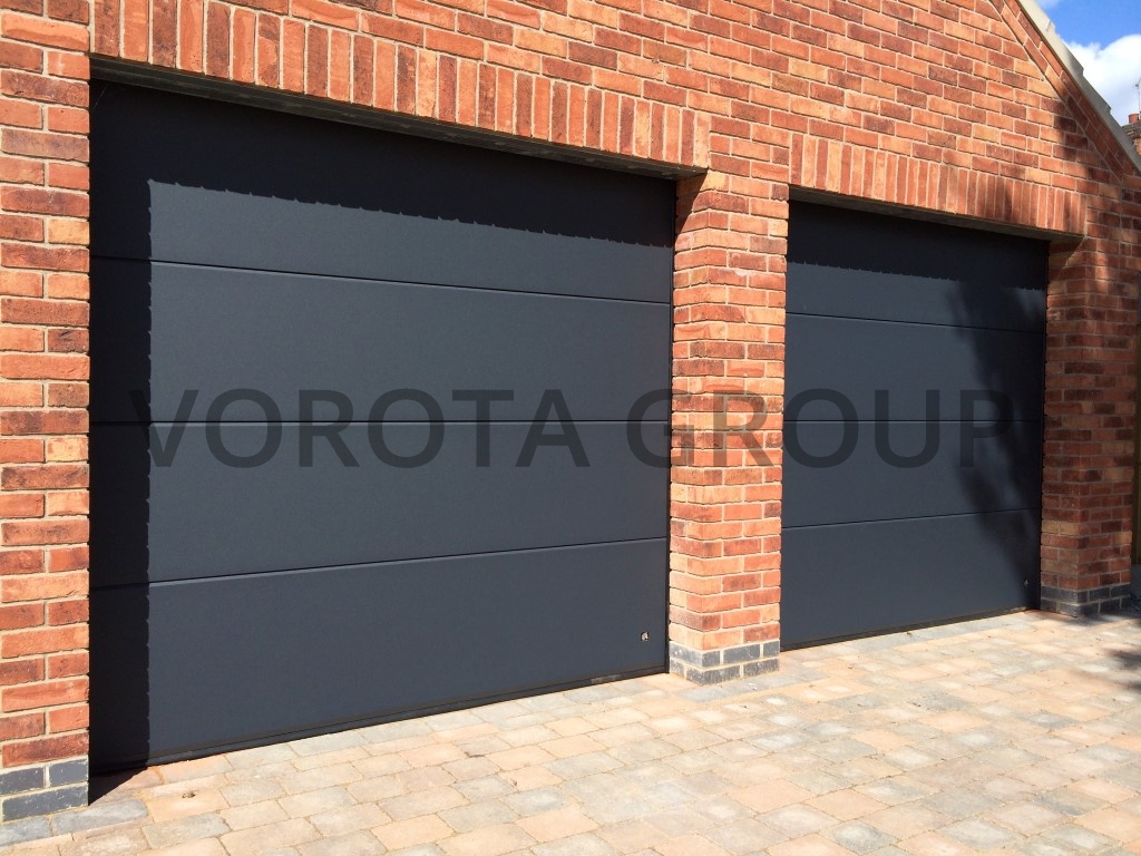 Стандартные гаражные ворота черные Doorhan 2500x2500
